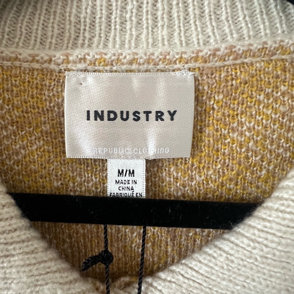 NWT Industry Floral Cropped Button Front Cardigan - Picture 3 of 8